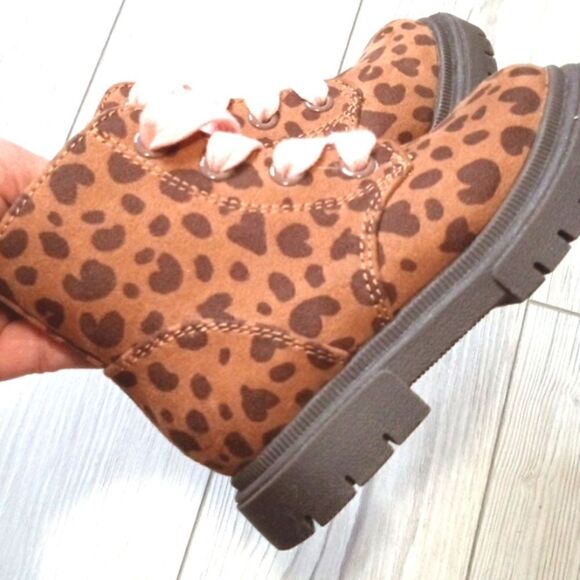 (18-3570)  🔥3/$20🔥  Cat & Jack Boots Sz 6 - Picture 4 of 9